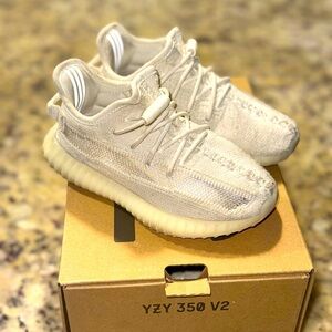Kid’s Yeezy 350